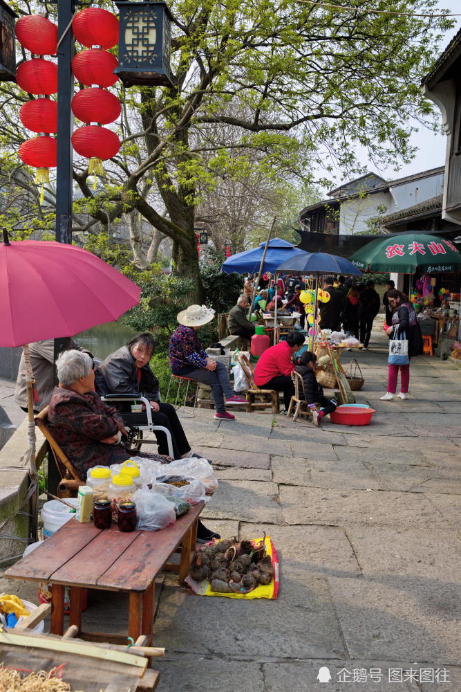 鸣鹤古镇:风光秀美,依湖而建的千年古镇