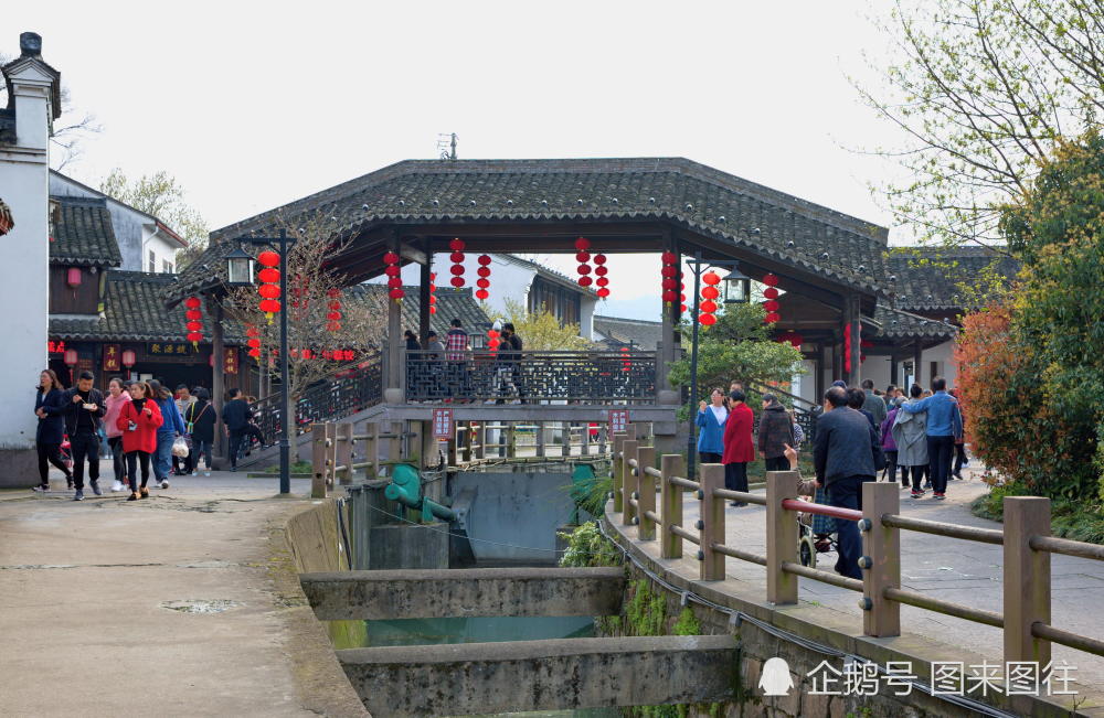 鸣鹤古镇:风光秀美,依湖而建的千年古镇