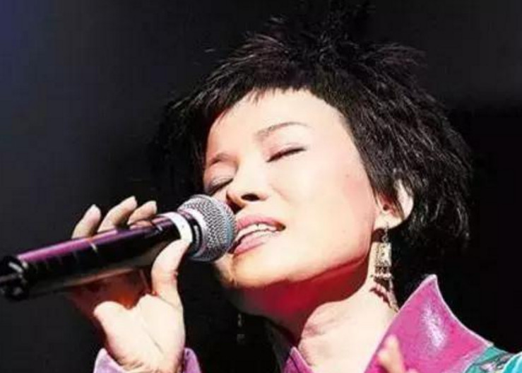 又一位知名女歌手去世!年仅35岁,演唱时高烧抢救无效