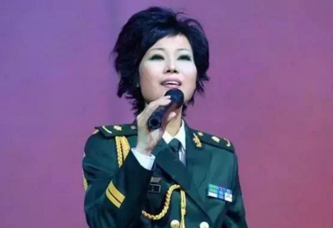 又一位知名女歌手去世!年仅35岁,演唱时高烧抢救无效