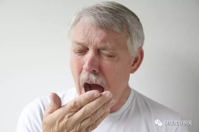 睡前出现4个症状,赶紧做ct