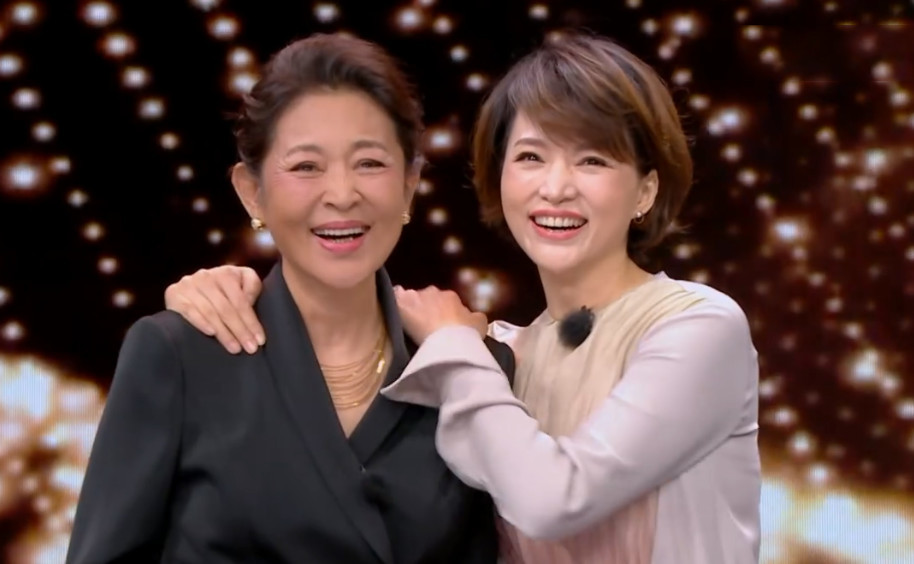 董卿与倪萍再度同台,两位女神惊艳了一个时代