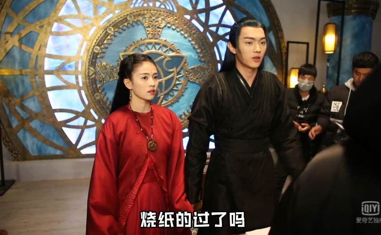 许凯白鹿偷偷牵手被抓包,动作自然到让人泪崩,摇澜夫妇锁了!