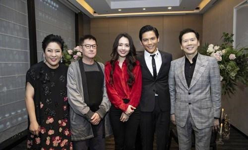 向佐求婚郭碧婷,钻戒更是由婆婆亲选价值远超