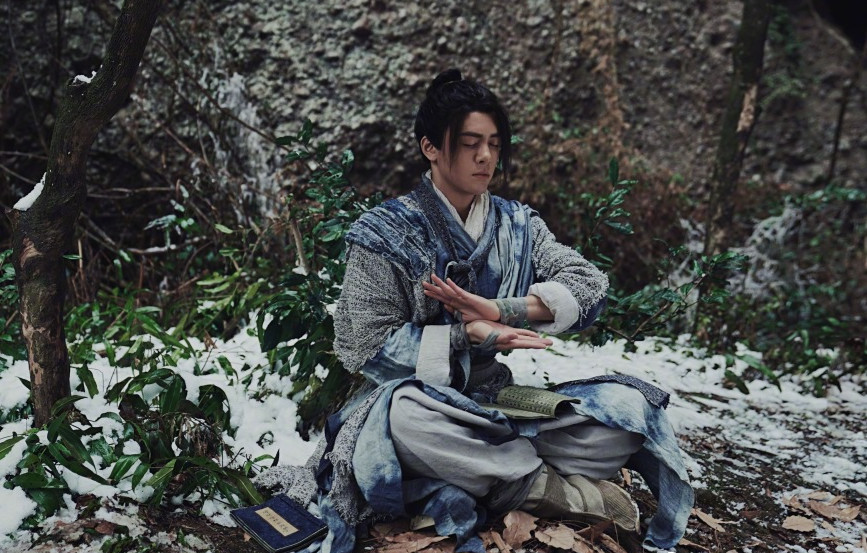 曾舜晞吴启华两代张无忌新剧同框,新剧未播先火,导演比他俩抢戏