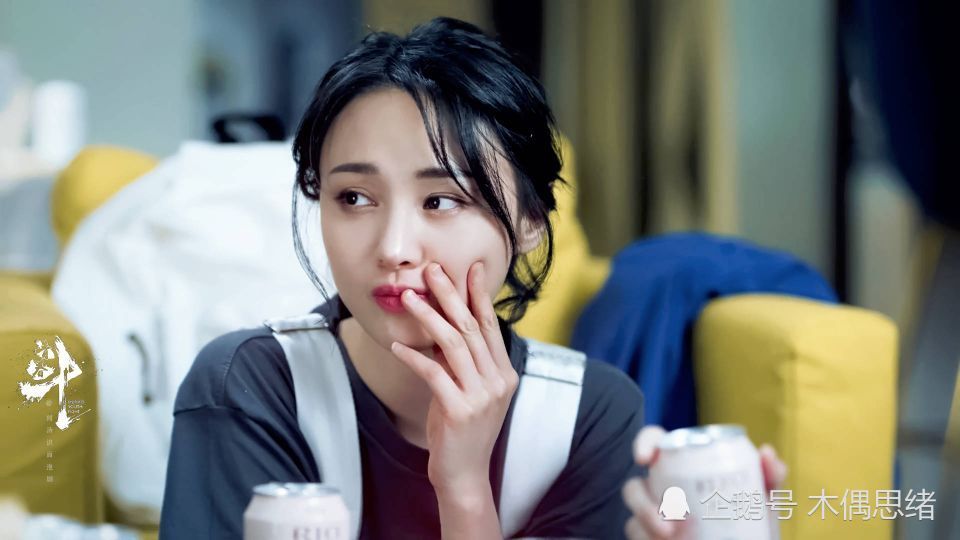 郑爽新剧《青春斗》收视率单集破1,首次回应赵