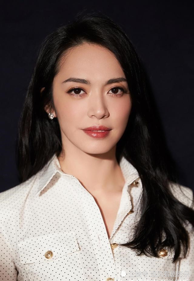 姚晨近照曝光,38岁的她愣是没被认出来,网友这是整容还是换脸