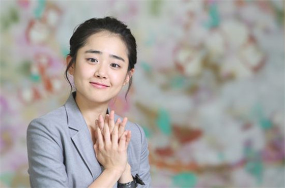 33岁文根英近照曝光,小时候大家不让她整容,如今颜值秒变路人