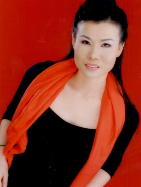 又一女歌手去世,演唱会中途突发重疾,年仅37岁