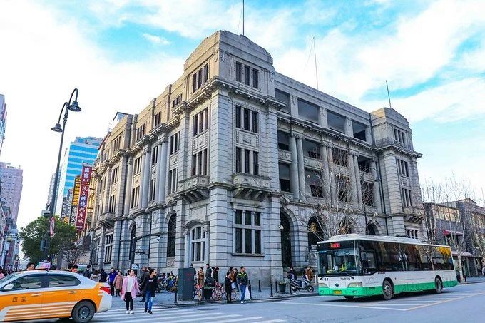 作为武汉近代标志性建筑,江汉关庄重典雅的的古典风格.