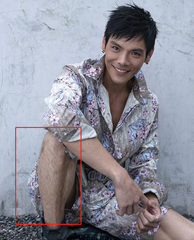 向佐求婚成功首拍大片,腿上的东西成亮点,网友