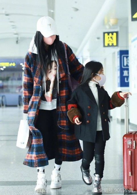 贾乃亮李小璐微博互相取关,两人真得离婚了?