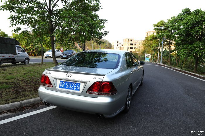 我的情怀路 我的十二代极品银外黑内皇冠3 0沙龙版 看点快报