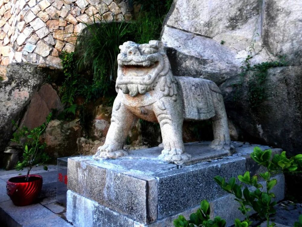 漳州风景名胜——狮吼虎踞石狮岩