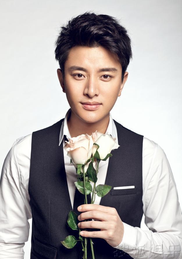 贾乃亮和李小璐复合,一家三口,甜馨的表情亮了