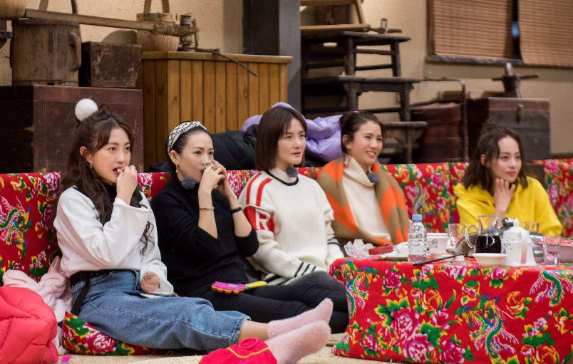 章子怡袁咏仪围攻谢娜,张嘉倪再次遭排挤,妻