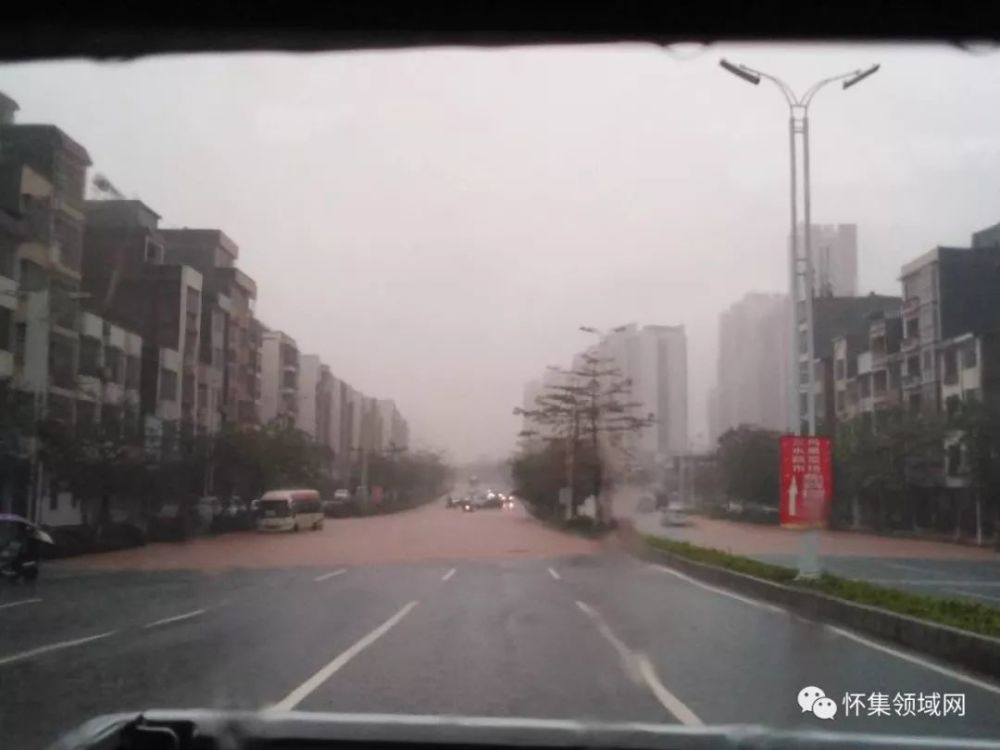 今早,暴雨突袭怀集!怀城多处水浸街!