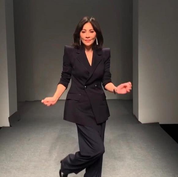 刘嘉玲的庆功宴,最有钱和最帅的男人都来了,不