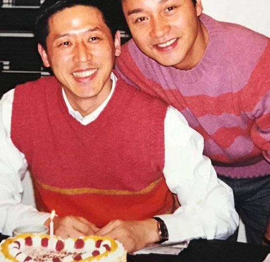 张国荣离世16周年!唐鹤德发出旧照缅怀:过去多少快乐记忆