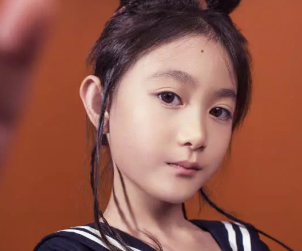 有一种"超进化"叫奥莉长大,稚嫩消失变美了,网友:女大