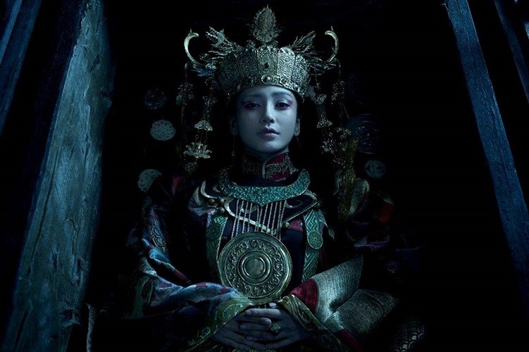 清代古墓出土一具女尸,开棺香气扑鼻被人成为香妃,她到底是谁?