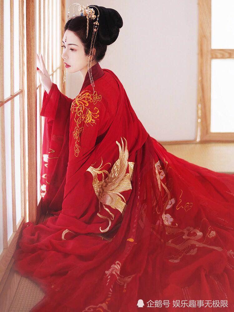 花嫁汉服太美了!看到这4款堪称"精品",网友:请原地结婚