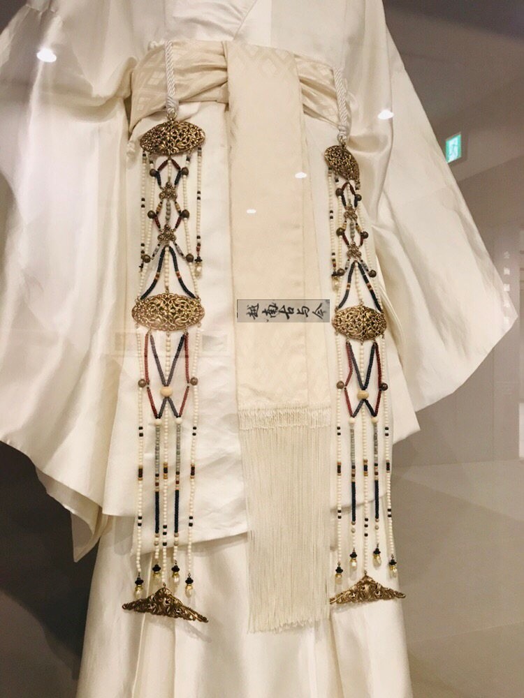 明治维新前日本天皇登基大典需身穿冕服,代表天子圣人