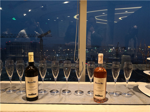 红酒兑什么饮料好喝?米茨Mici推荐几款常见的