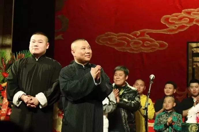 德云社"男团"秀:c位郭德纲,全能于谦,vocal岳云鹏