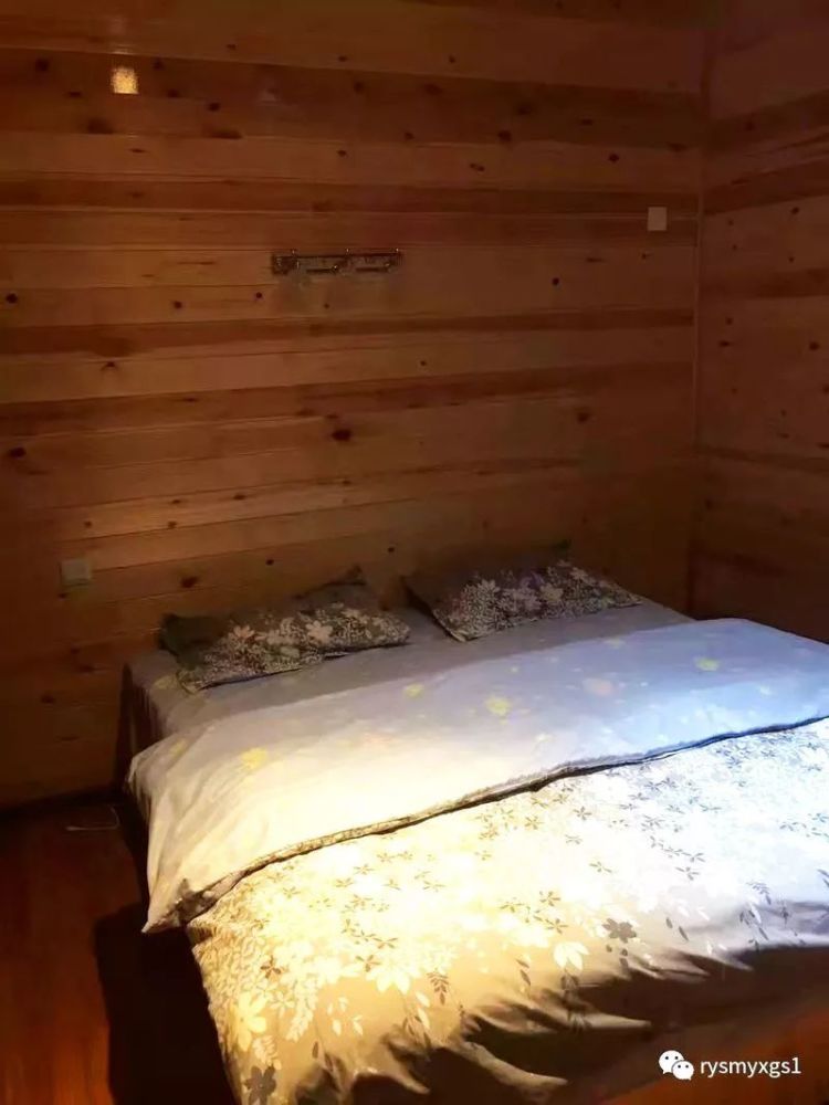 雾灵山旅游童话树屋木屋别墅