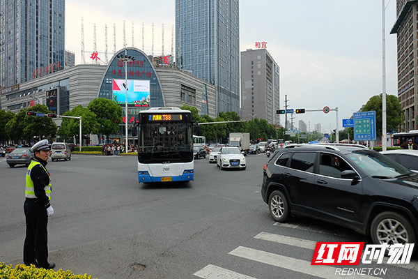 株洲响石广场改造交通压力大 交警建议选择绕行