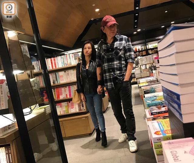 宠妻狂魔！没想到他是这样的黄秋生(组图)