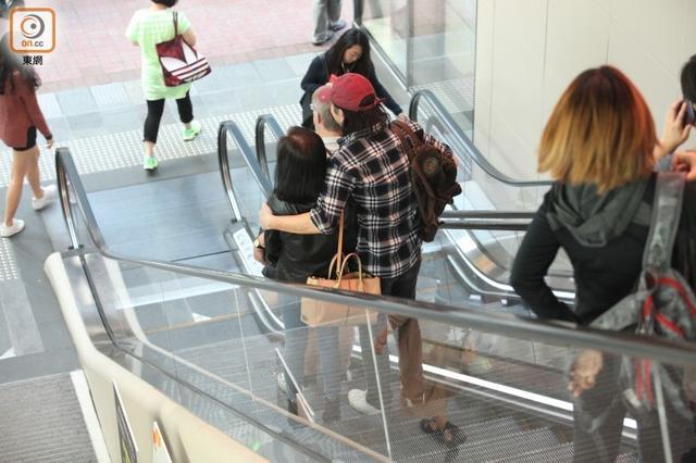 宠妻狂魔！没想到他是这样的黄秋生(组图)