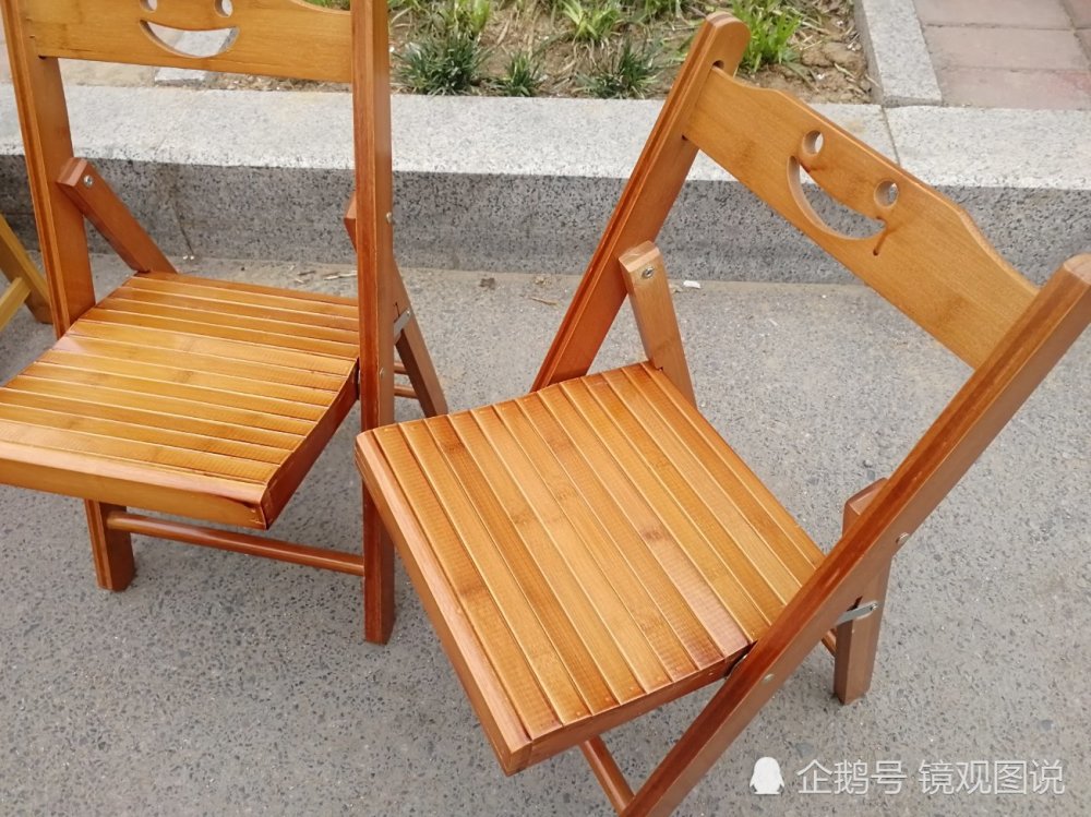 社区街头遇卖竹制家具引路人围观 小方凳35一个 网友