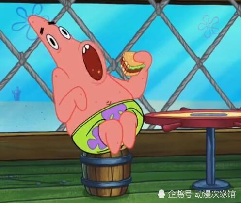 派大星不愿拔最后一颗乳牙,想尽办法哄牙开心,吃东西却痛到变形
