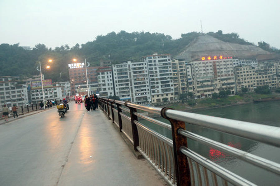 四川泸州合江县一个大镇,和贵州赤水市区一江之隔