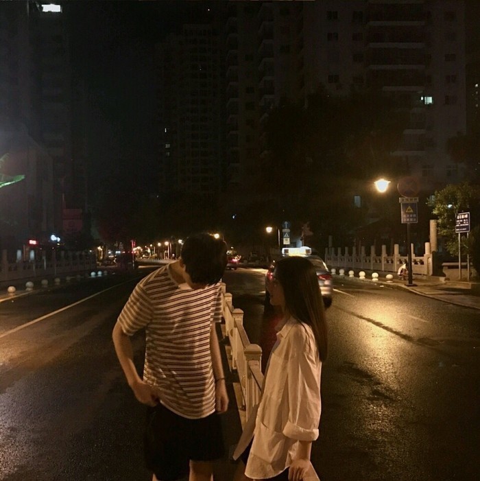情侣头像:想和你喝酒是假,想醉你怀里是真