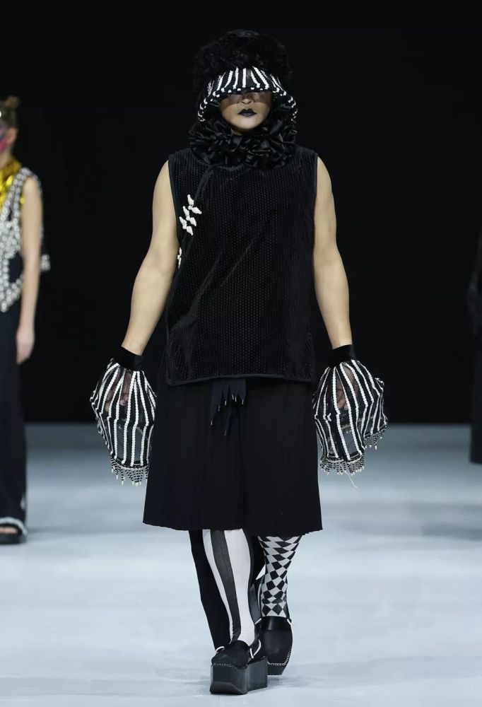 靳东蓝色风衣_靳东穿风衣图片(3)