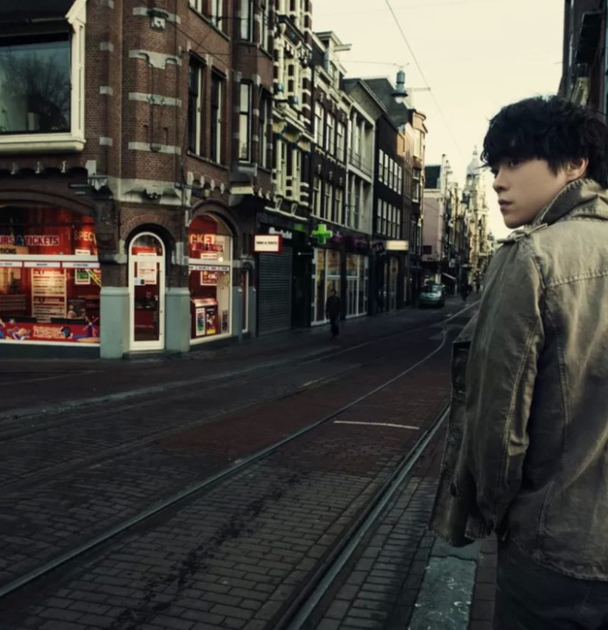 郑俊英聊天室新成员接受警方调查,但否认拍摄