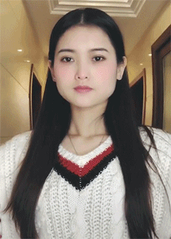 搞笑gif:在口红面前,女生的爆发力真强