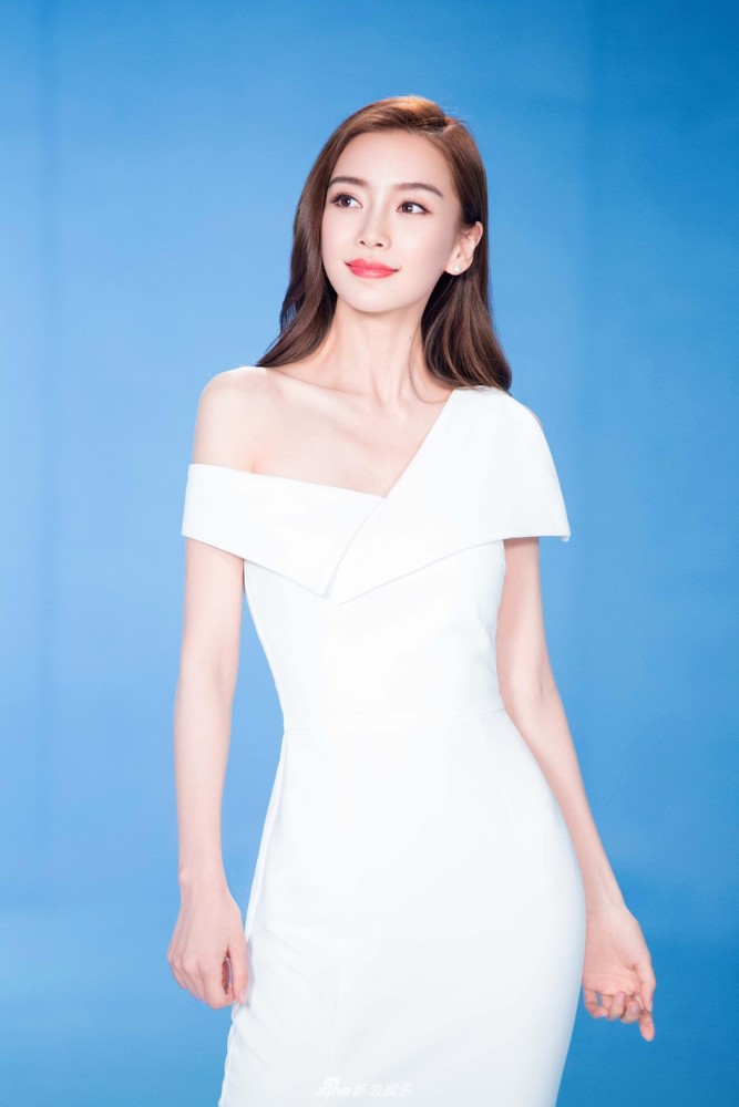 鬼马精灵杨颖,穿上晚礼服,另有一番韵味
