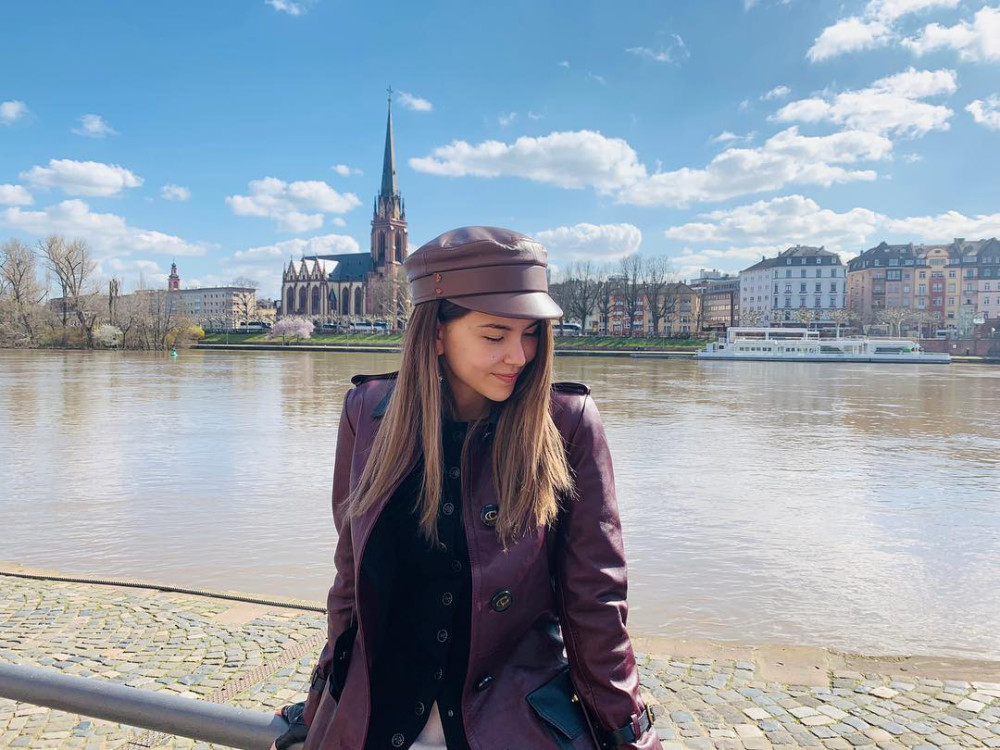 26岁昆凌甜美现身,直言周杰伦第一孩子第二,结