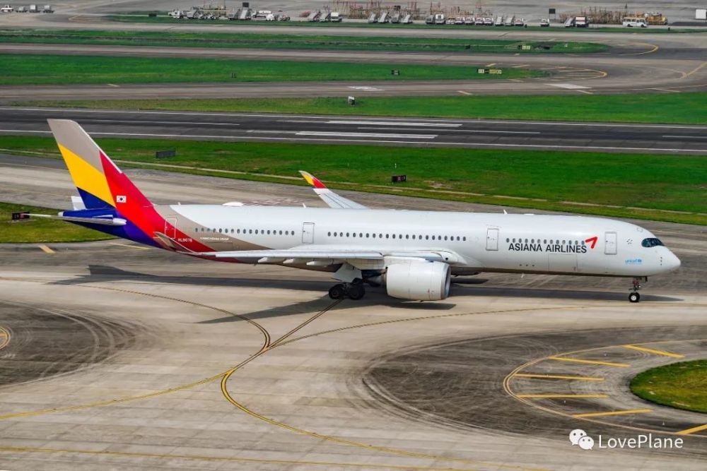 韩亚航空a350-900xwb首次来访深圳