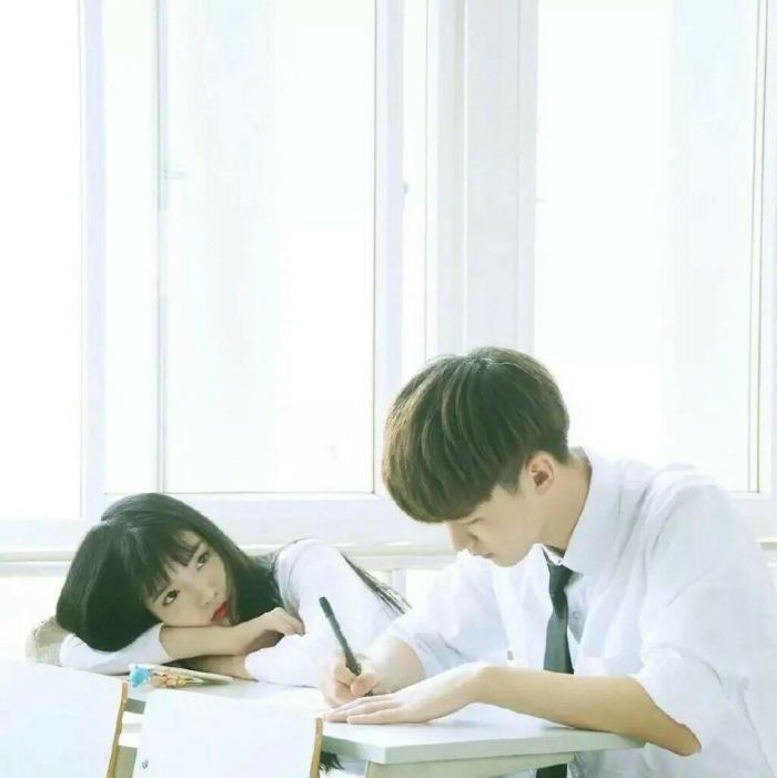 情侣头像:我希望有那么一个人,把我宠的无法无天
