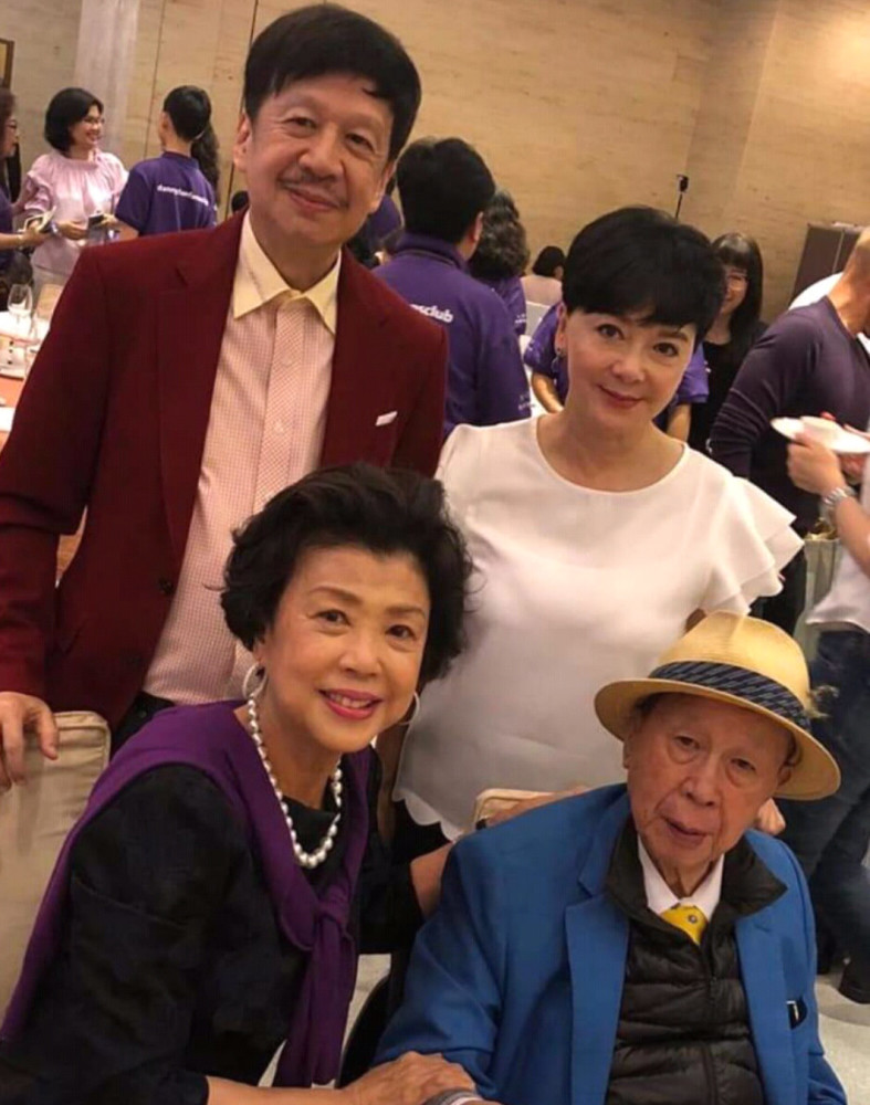 已故巨星陈百强父亲96岁高龄去世,走时刚吃完早饭很安详