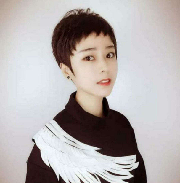但是在直男眼中超短发这样的发型就代表了你是一个"假小子".
