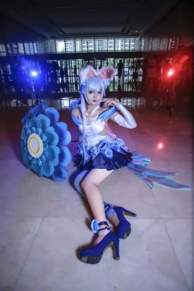 王者荣耀 公孙离cosplay 好耀眼的花间离 好美!