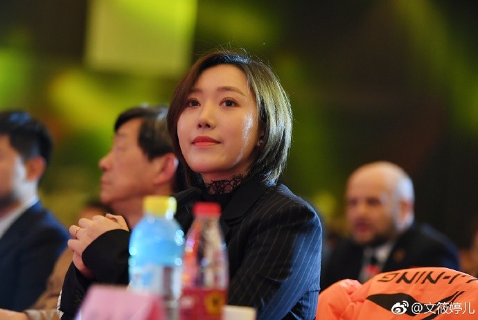 棒女郎老总_王牌女郎费费图片