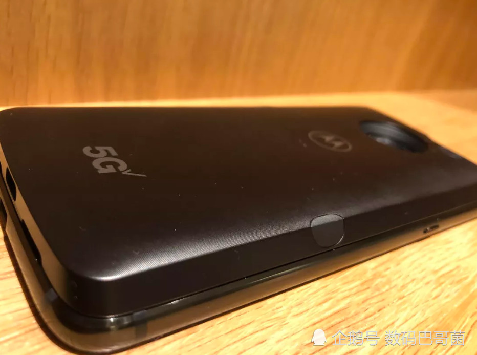 外媒评目前美国市场唯一的5G手机:机身厚重、