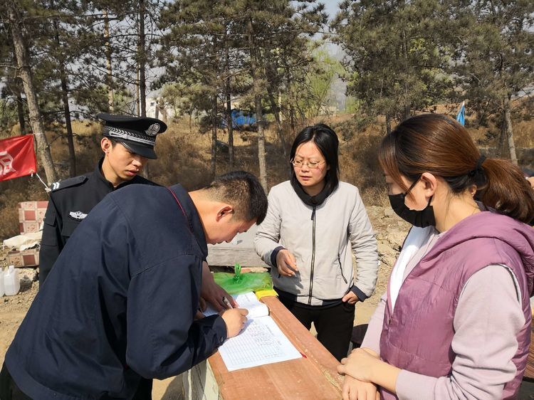 4月5日,副县长,县公安局长刘金亮和县公安局政委芦光亮,副局长郭继杰